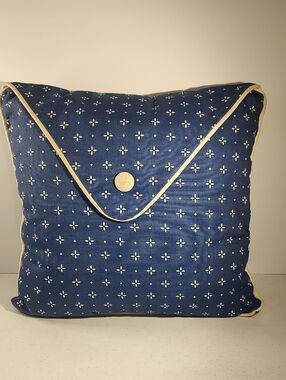 Longaberger Envelope Style Throw Pillow In Classic Blue Fabric, Off White Trim